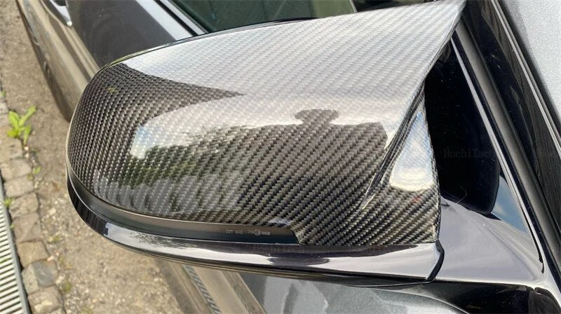 Couvre-rétroviseurs en carbone véritable
BMW F20 F21 F87 M2 F23 F30 F32 F33 F34 F36 X1 E84 i3 i3S