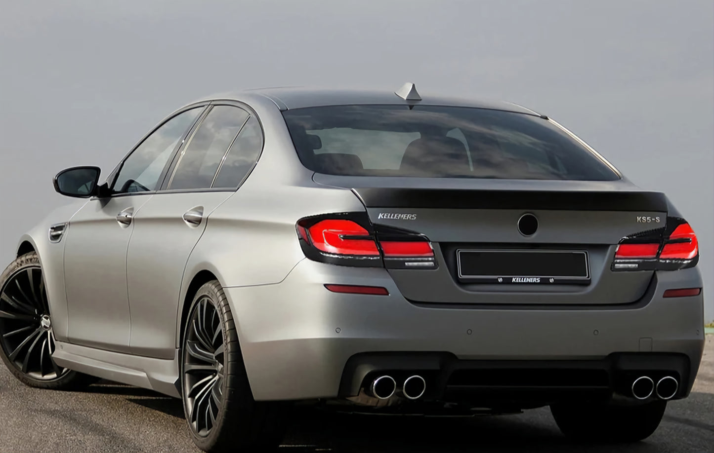 Faróis traseiros Luzes 3D Com Possibilidade stop  BMW SERIE 5 F10 F18 2010-2016 

Car Accessories Tail Lamp for BMW SERIE F10 F18 Tail Lights 2010-2016 LED Tail Light  DRL Brake Reverse automotive