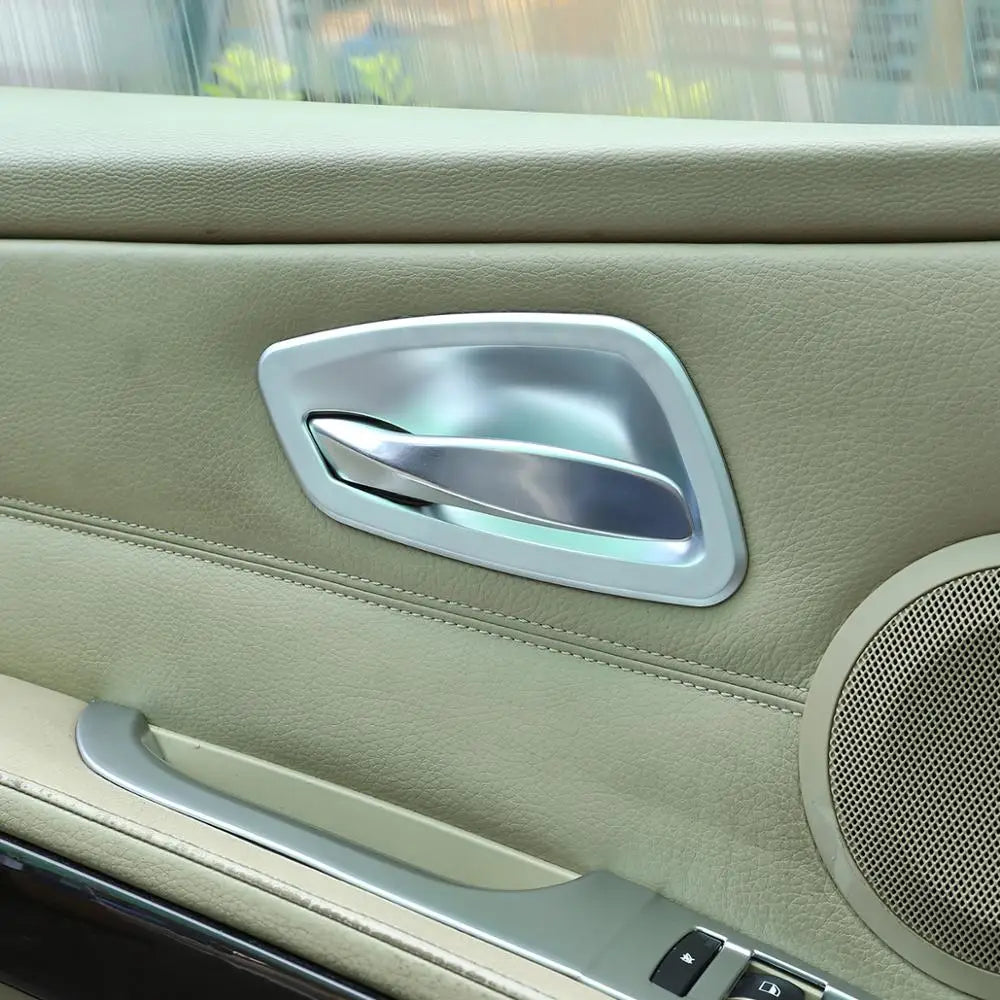 4 Peças capas puxador portas 2 opções BME E90 E91

4Pcs ABS Chrome/carbon fiber texture inner Door handle bowl decoration cover Car Accessories For BMW E90 3 series 2005 -2012