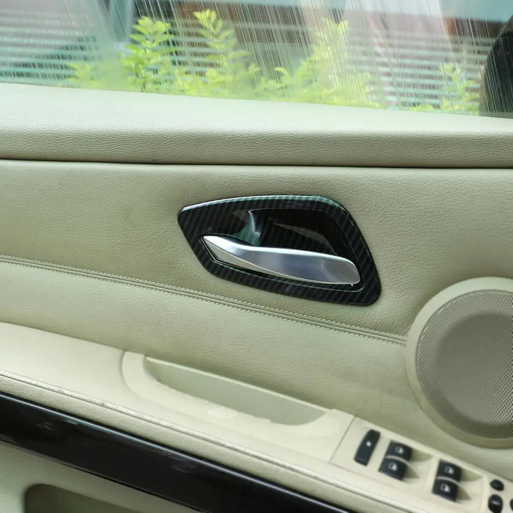 4 Peças capas puxador portas 2 opções BME E90 E91

4Pcs ABS Chrome/carbon fiber texture inner Door handle bowl decoration cover Car Accessories For BMW E90 3 series 2005 -2012