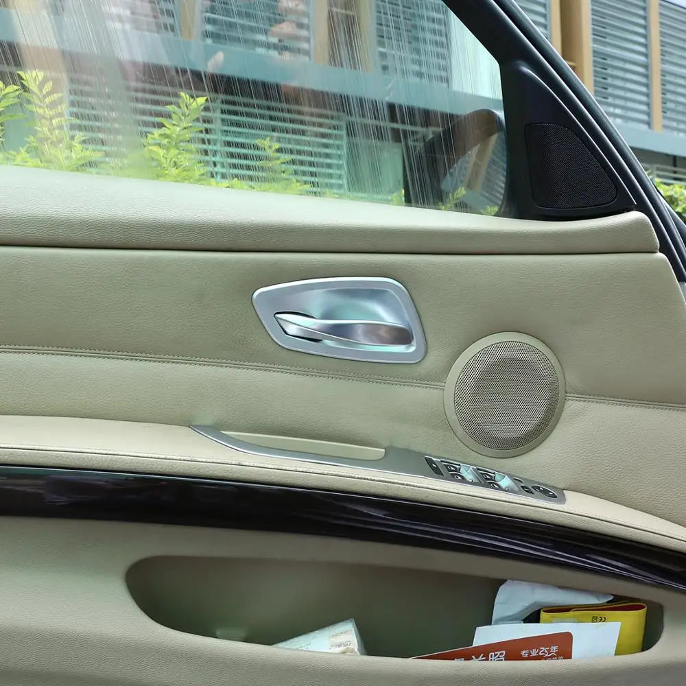 4 Peças capas puxador portas 2 opções BME E90 E91

4Pcs ABS Chrome/carbon fiber texture inner Door handle bowl decoration cover Car Accessories For BMW E90 3 series 2005 -2012