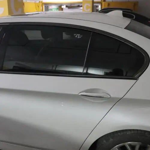 Décoration de vitre extérieure BMW Série 5 F10 11-2017

 Couverture de cadre de fenêtre en titane noir, moulage de garniture, pour BMW série 5 F10 11-2017, 8 pièces