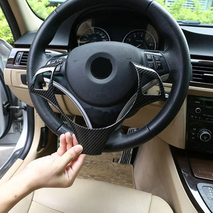 Cache central de volant BMW E81 E82 E87 E88 E90 E91

 Autocollant de couverture de cadre de volant de voiture en Fiber de carbone ABS, pour BMW série 3 E90 05-12 et BMW série 1 E87 04-11, accessoires de voiture