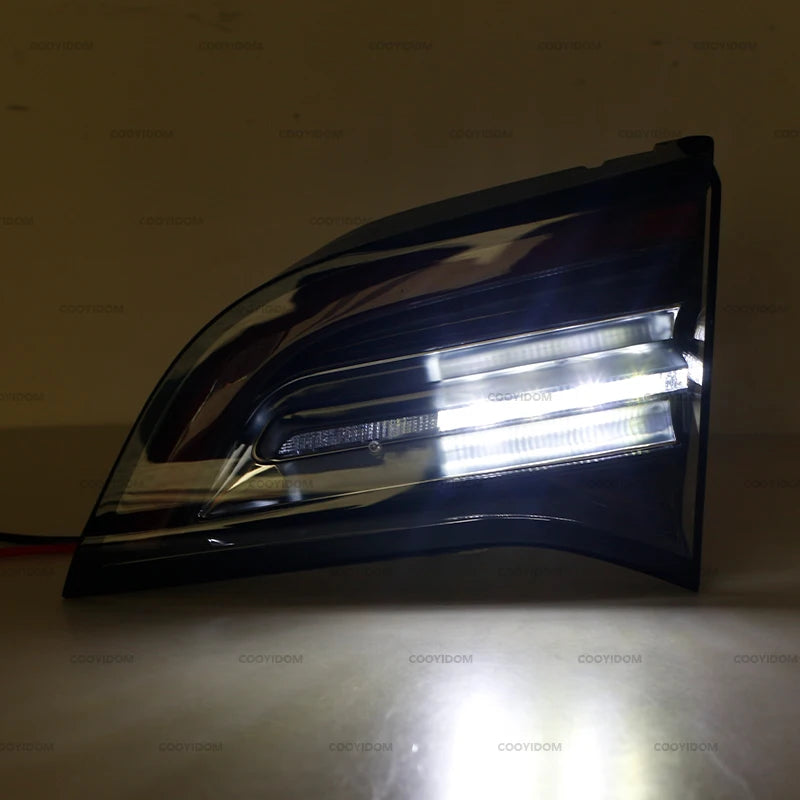 Farol traseiro direito ou esquerdo

Inside Tail Light Rear Driving Fog Lamp For Tesla Model 3 2017-2021 Asian And European Version For Car 1502088-00-B 1502089-00-B