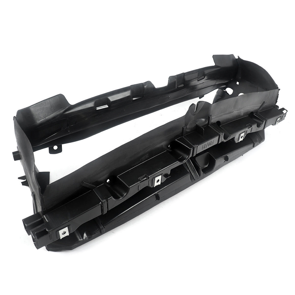 conduta de ar superior do radiador ( BMW Série 1 (geração F20 de 5 portas e F21 de 3 portas) produzidos entre 2011 e 2019.