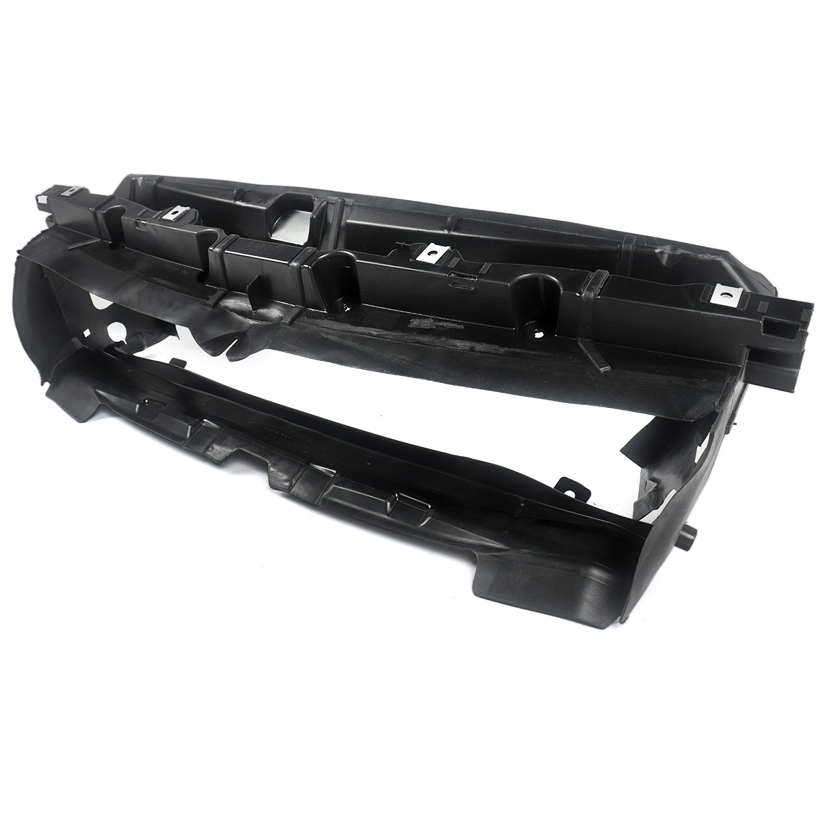 conduta de ar superior do radiador ( BMW Série 1 (geração F20 de 5 portas e F21 de 3 portas) produzidos entre 2011 e 2019.